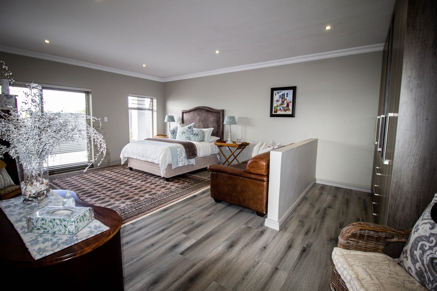 6 Bedroom Property for Sale in Kleinbaai Western Cape